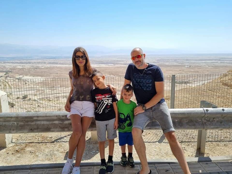 שרי פילוסוף ומשפחתה