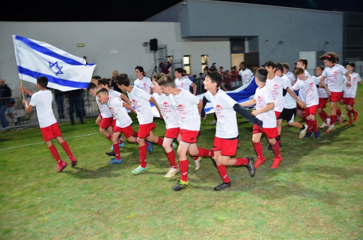 חוגגים אליפות