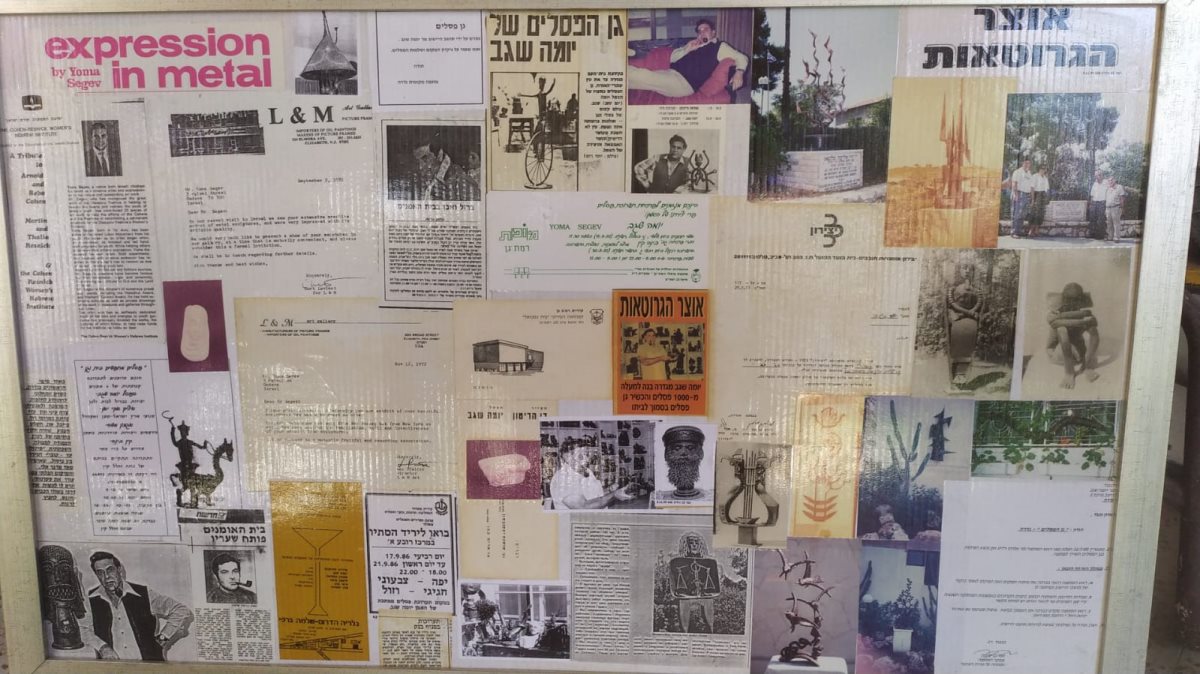 חלק קטן מכתבות ומכתבים שנאספו לאורך השנים