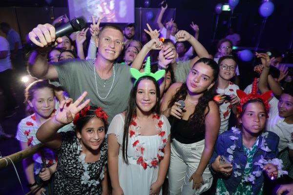 צלם דימסיה: יניב אהרון – בתמונה רון טרויאן