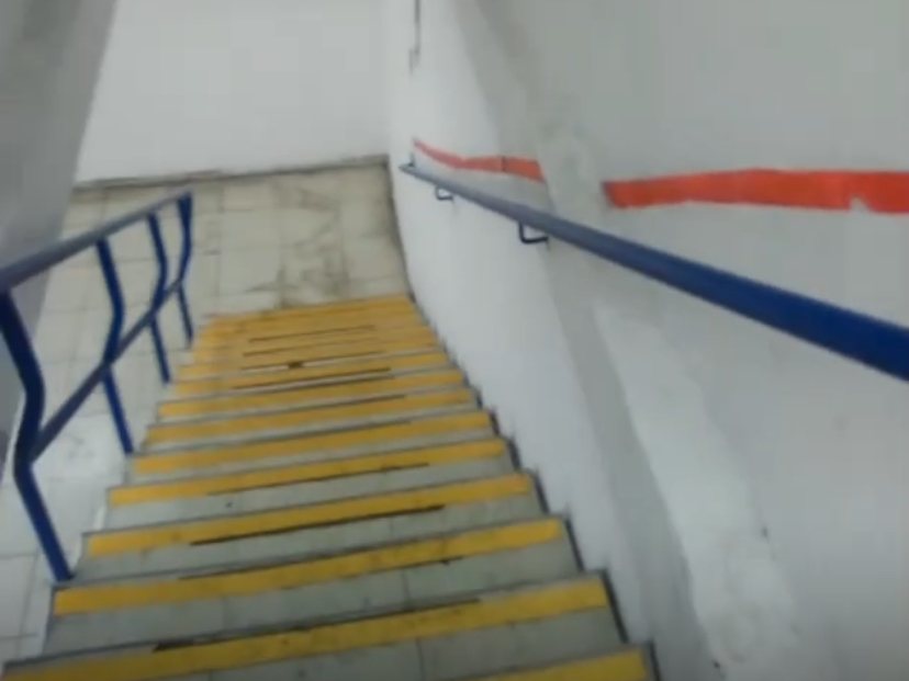 הירידה למקלט הציבורי הרחוב המעפילים