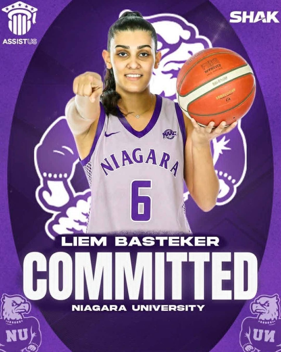 ליאם בסטקר במדי Niagara University