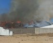הרחתם את זה? שריפת פסולת ענקית פרצה בסמוך לבאר שבע (וידאו)