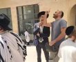 "שאבעס": צפו במחאה על פתיחת בית קפה בשבת במרכז ירושלים | ומי 'קפץ' מנגד?