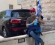  ירושלמי סילק מפגינים שפלשו לחצרו | צפו בעימות בשכונת רחביה