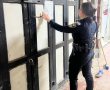 המספרה ננעלה: צו סגירה מנהלי לעסק בנגב שהעסיק שב"חים